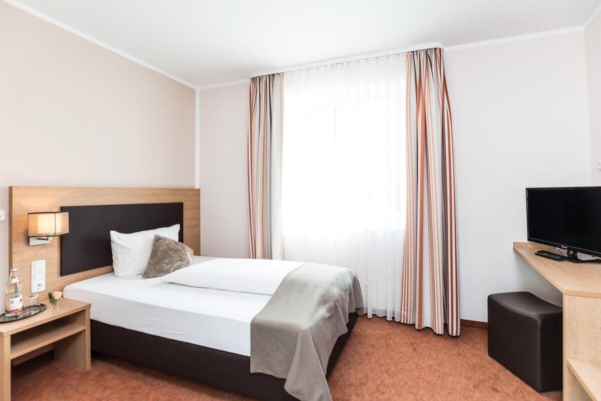 Hotel Sarah 海因斯贝格 外观 照片