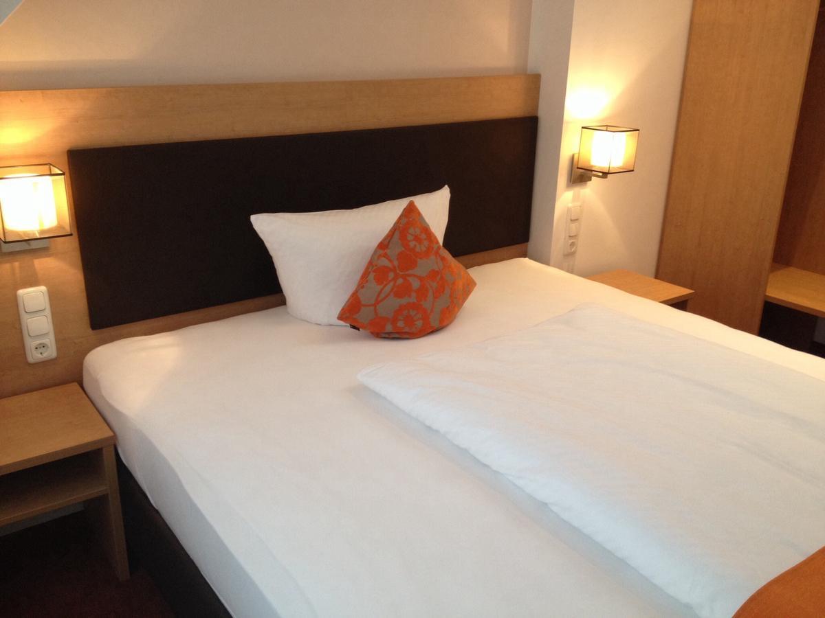 Hotel Sarah 海因斯贝格 外观 照片